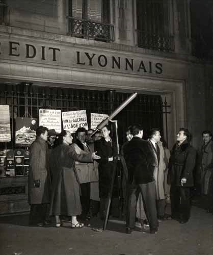 Robert Doisneau - L'Astronome, Paris
