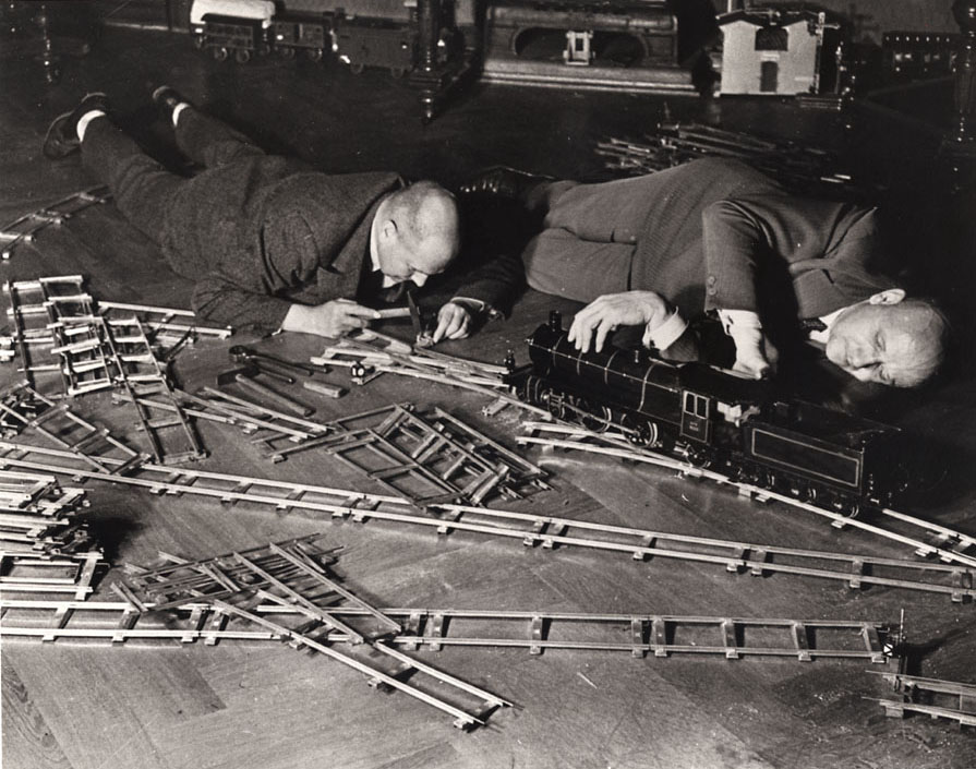 Alfred Eisenstaedt - Toy Train Society, Berlin