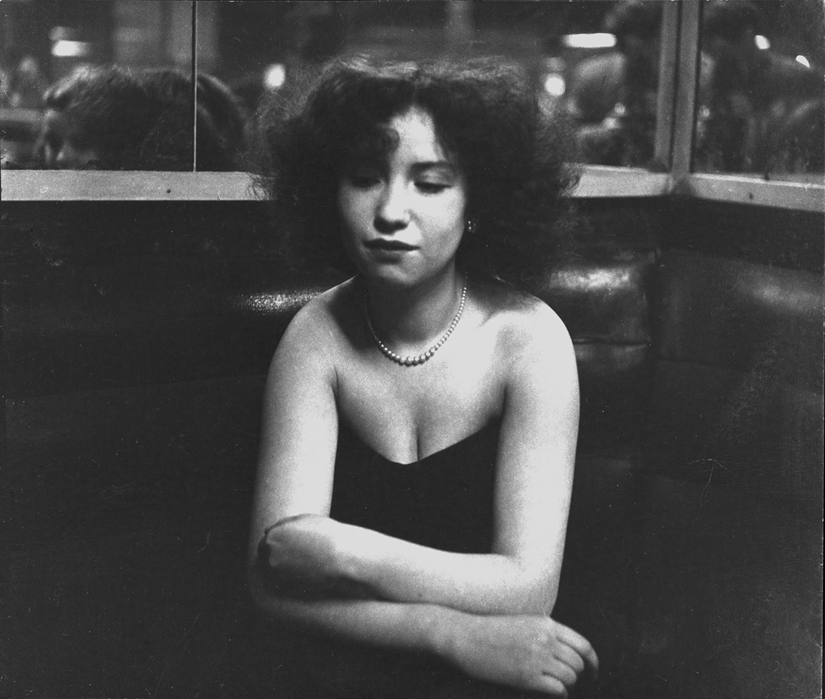 Robert Doisneau - Mademoiselle Anita a la Boule Rouge, Paris Robert Doisneau - Mademoiselle Anita a la Boule Rouge, Paris