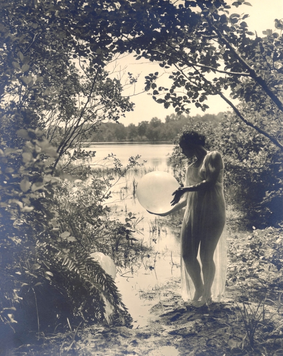 Harry Richardson Cremer - Female Nude with Translucent Ball