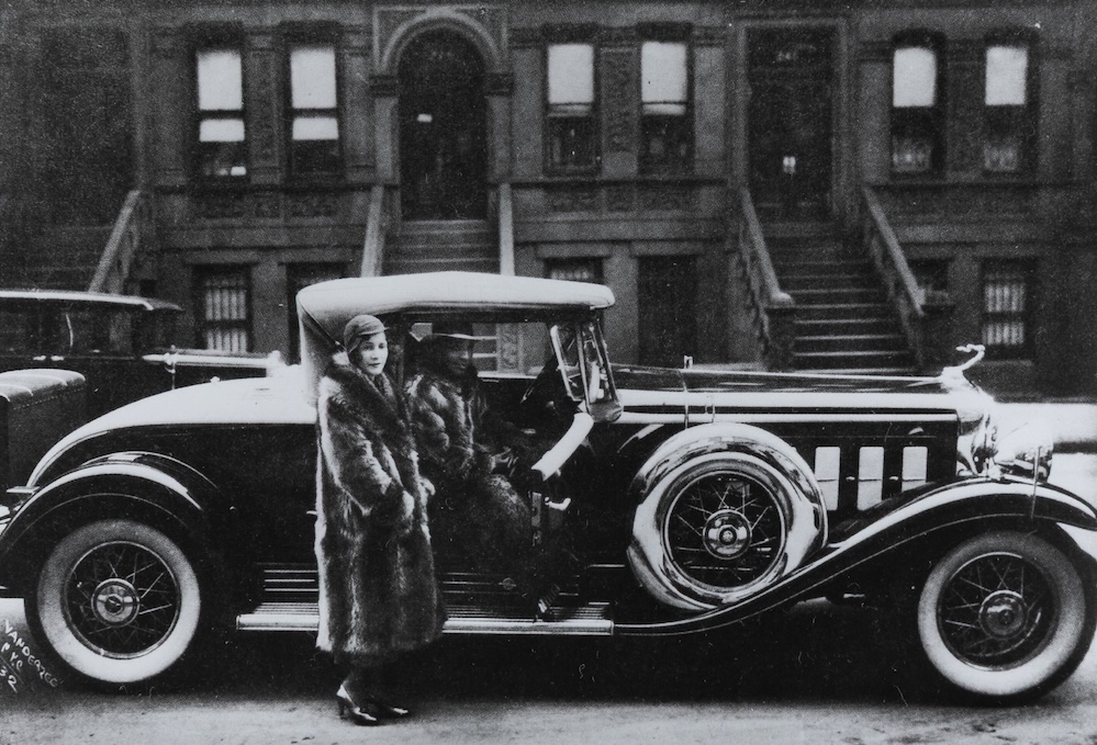James Van Der Zee - Couple in Raccoon Coats, Harlem