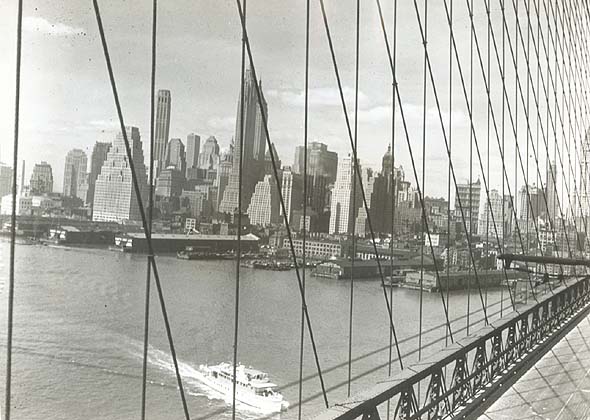 Underwood & Underwood - Lower New York and the Brooklyn Bridge